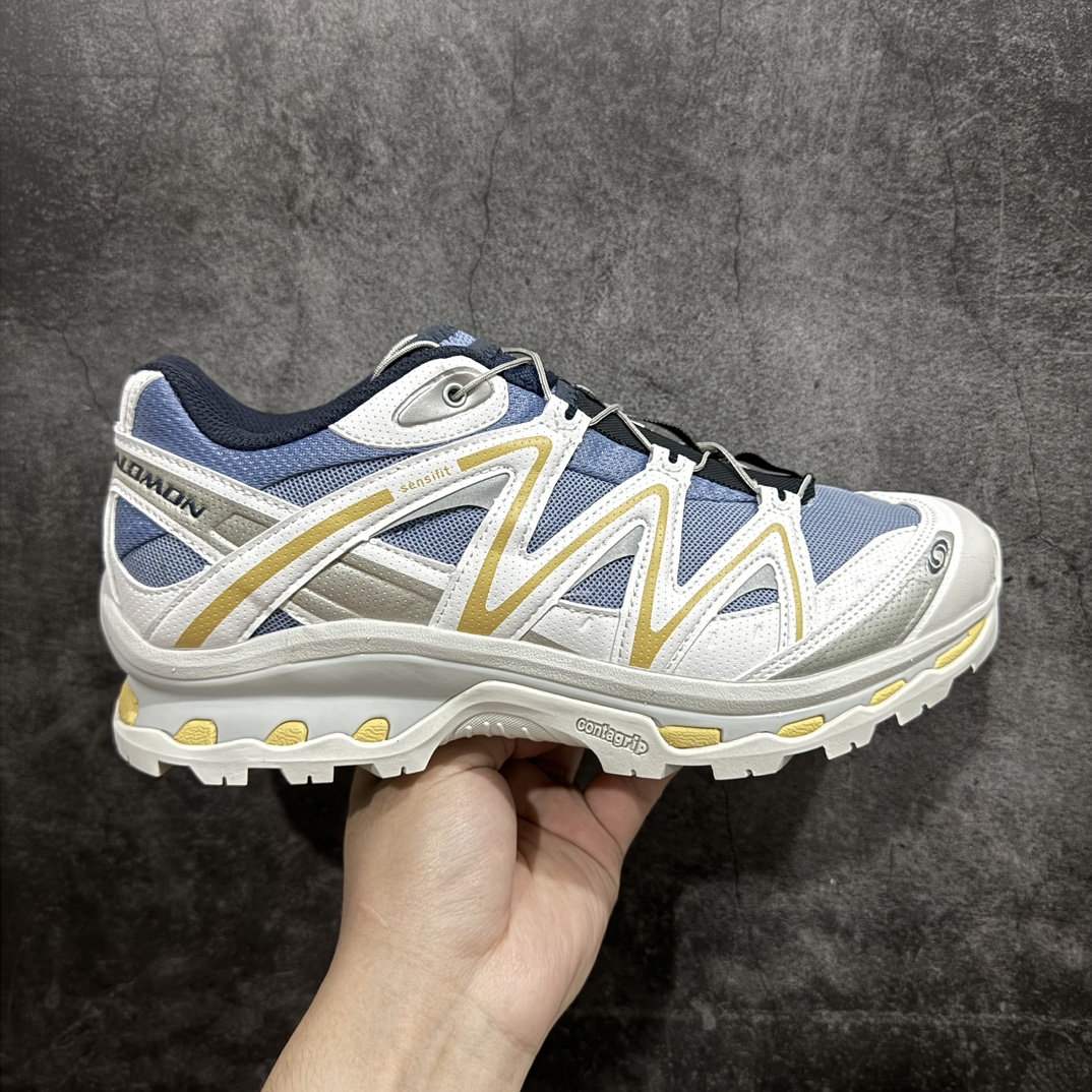 【绿x升级版】Salomon XT-QUEST ADV萨洛蒙情侣款户外机能鞋 灰蓝色 475421n全新绿x升级版 品质大改进 ‼️n全鞋改进为原厂一致材料打造n全新修长鞋型 相对老版臃肿鞋型 此版的版型更正全新玻璃冲刀 清洁度提升n同步原版左右鞋带孔的间距加大（之前老版间距太小）n网面与鞋头材料校对一致无色差（老版网面有色差）n鞋后跟反口V字定型同步zp（老版臃肿为U字后跟反口）n鞋舌两侧鞋帮脚踝处更加直挺（之前老版往中间踏）n鞋盒黑盒改正为原版牛皮纸鞋盒n鞋头处添加☯️太极标n所有细节多次修改校正 坚持同步原版无差别n毋庸置疑全市场最好的版本💪🏻终端优势供应nnSIZE：36 36.5 37.5 38 38.5 39 40 40.5 41 42 42.5 43 44 44.5 45 46 编码：SLM330350-鞋库