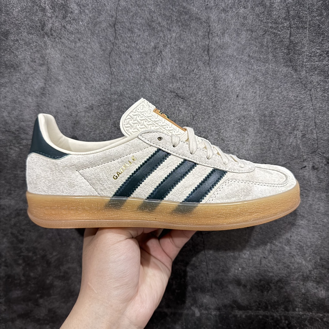 【纯原神版】 AD Original Gazelle Indoor 瞪羚室内鞋系列低帮复古百搭休闲运动德训风板鞋 米黑 IH7502nn优于市场大部分流通版本 极力推荐n正确原厂定制长毛翻毛皮组合环保纤维革鞋面材质内置环保海玻璃鞋垫 外置RB橡胶大底品品控稳定性领先行业 原厂全套原楦原纸板冲刀磨具开发n原厂港宝加持定型后跟 尺码：35-45 编码：DZ230250-鞋库