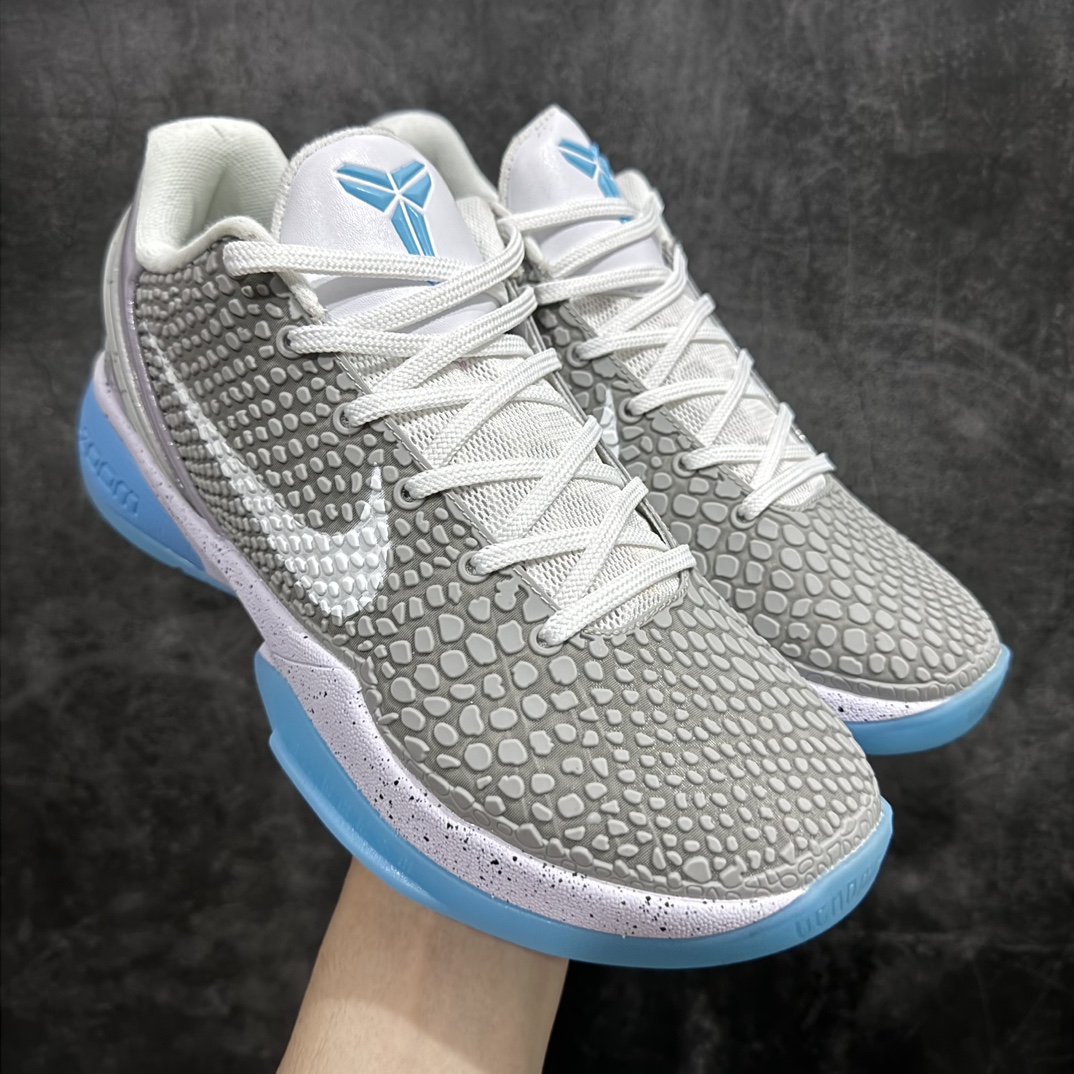 【MX版本】NK Zoom Kobe 6 科比六代 白灰蓝 货号：PE2023-101n前后气垫加持 信仰绝不减配市售唯一PROTRO复刻版开发货品全鞋身材料卡色独家定制SWOOSH 蛇鳞 正确珠光效果（内嵌珍珠粉）n独家前掌Zoom Turbo 后掌马蹄Zoom缓震内置全真动态飞线 独家复刻U型缓震垫带独立钢印十年情怀 这里完美落地 致力打造最强ZK系列  尺码：41 42 42.5 43 44 44.5 45 45.5 46 47.5 48.5 49.5 编码：T1520550-鞋库