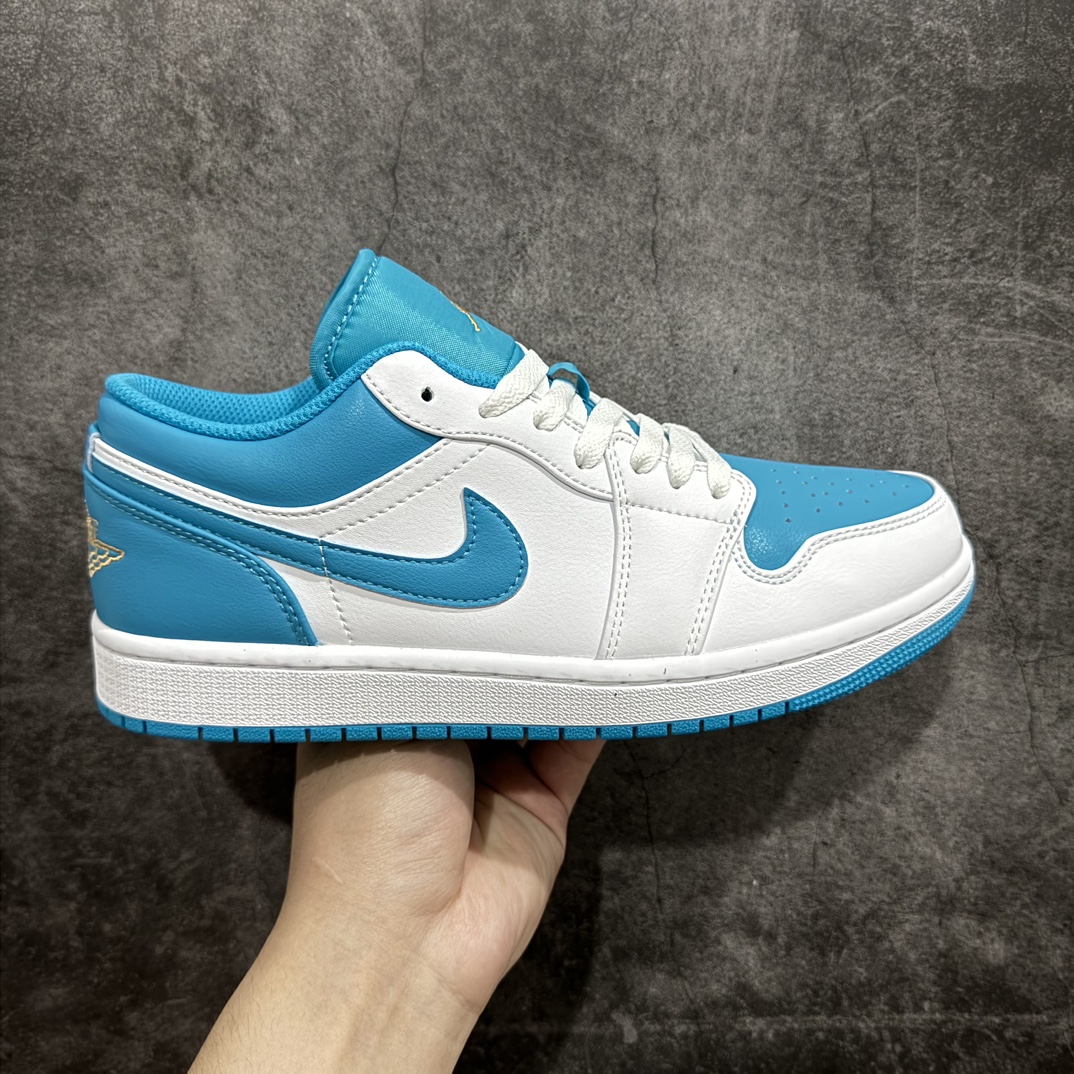 【vt版本】Air Jordan 1 Low 乔丹1代低帮白蓝 货号：553558-174nn全新流水线出品 DT版本唯一平替选择 市场第二梯队最强版 全部原鞋开发 原楦原纸板开发 全鞋电脑针车 原厂内置全掌气垫 原盒内在原标 唯一Zp原版鞋带绑法 免检产品 全新2022版型 全头层皮料 完美零毛边处理 原厂配置全掌气垫 价格定位良心nSIZE：36 36.5 37.5 38 38.5 39 40 40.5 41 42 42.5 43 44 44.5 45 46 编码：ZX210230-鞋库