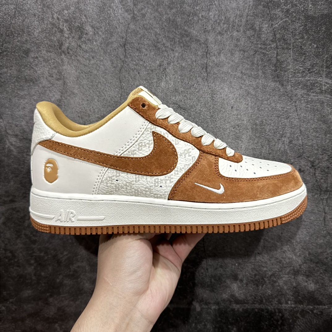 【公司级】Nk Air Force 1\’07 Low BAPE联名-米白栗黄猪八 空军一号低帮休闲板鞋 BA8806-847n原楦头原纸板 原装鞋盒 定制五金配件 内置全掌气垫 原厂鞋底  尺码：36 36.5 37.5 38 38.5 39 40 40.5 41 42 42.5 43 44 44.5 45 编码：HXS310320-鞋库