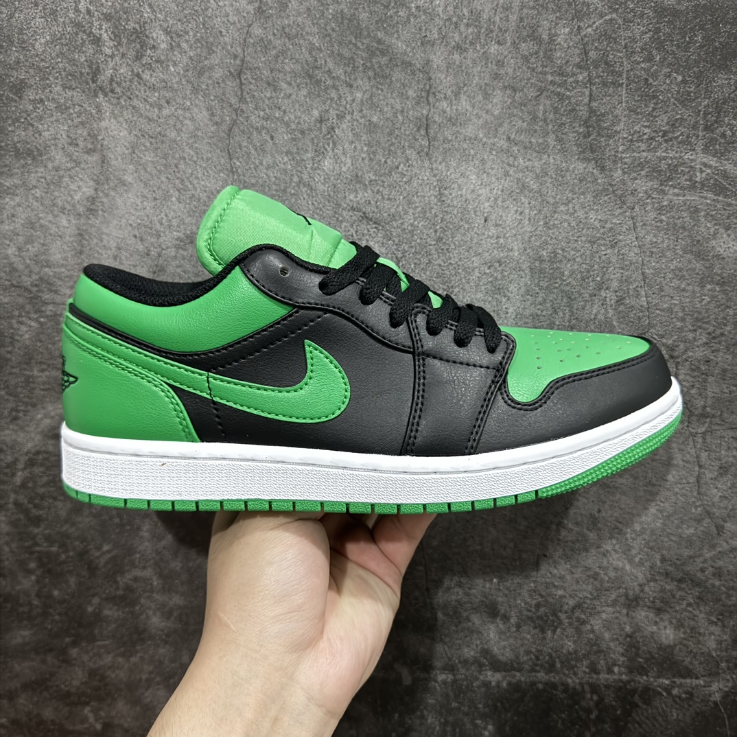 【vt版本】Air Jordan 1 Low 乔丹1代低帮白蓝 货号：553558-065nn全新流水线出品 DT版本唯一平替选择 市场第二梯队最强版 全部原鞋开发 原楦原纸板开发 全鞋电脑针车 原厂内置全掌气垫 原盒内在原标 唯一Zp原版鞋带绑法 免检产品 全新2022版型 全头层皮料 完美零毛边处理 原厂配置全掌气垫 价格定位良心nSIZE：36 36.5 37.5 38 38.5 39 40 40.5 41 42 42.5 43 44 44.5 45 46 编码：ZX210230-鞋库