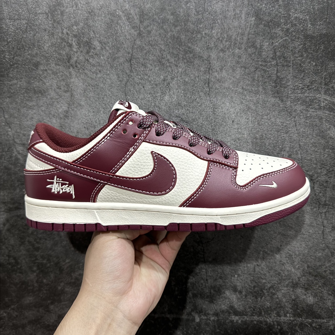 【定制版】Nk SB Dunk Low 联名 周年高端定制 低帮休闲板鞋货号：BB9898-001n定制鞋盒 大厂纯原品质出货 超高清洁度 皮料切割干净无任何毛边 细节完美  尺码：36 36.5 37.5 38 38.5 39 40 40.5 41 42 42.5 43 44 44.5 45 编码：HXS320340-鞋库