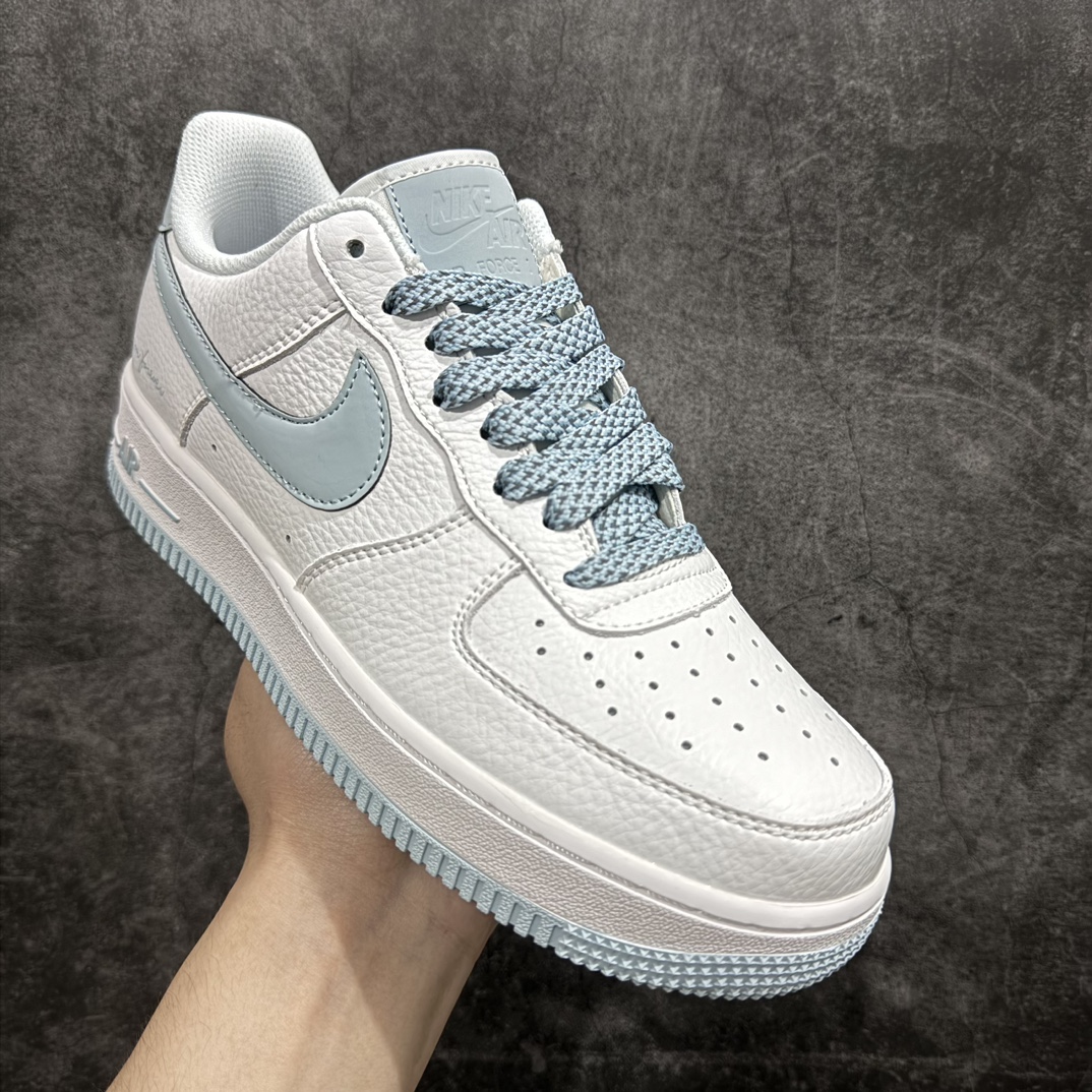 图片[3]-【公司级】海外限量发售 公司级 NOCTA×NIke Air Force 1 Low certified lover boy 冰蓝 经典空军一号低帮休闲板鞋 3m反光 原楦头原纸板 纯正空军版型 内置全掌气垫 原盒配件 原厂中底钢印 拉帮完美 货号：LO1718-061SIZE：36 36.5 37.5 38 38.5 39 40 40.5 41 42 42.5 43 44 44.5 45 编码：LF290300-鞋库