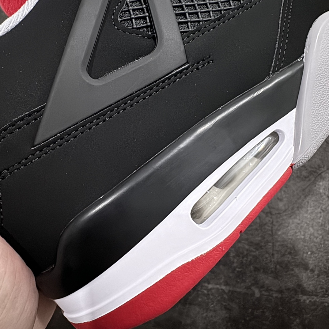 图片[2]-【纯原LW版本】Air Jordan AJ4 Retro 黑红公牛 308497-060n第一梯队最新批次 细节多次校对改良 接近完美 细节达到可过鉴定标准 耗时半年巨作 全套原纸板楦头开发 原厂特供皮料加持 确保原汁原味 完美呈现四代版型 一比一鞋头弧度高度鞋身弧度 数据细节工艺流程均保持原鞋一致 原厂TPU网格鞋带扣 正确内里网布 菱角分明不变形无多余毛边 柔软性质感一致于原鞋 原厂织唛标 原厂飞人电绣工艺 尾指中部跳三针 独家绑鞋带手法 印刷中底布 四线拉帮 米色美纹纸贴合固定 进口港宝加持 后跟自然饱满 全鞋荧光划线卡点 追求极致完美 每一双都是工艺品 多重QC质检 超越公司货的品控标准 实实在在的免检产品 尺码：40 40.5 41 42 42.5 43 44 44.5 45 46 47.5 48.5 编码：X10450480-鞋库