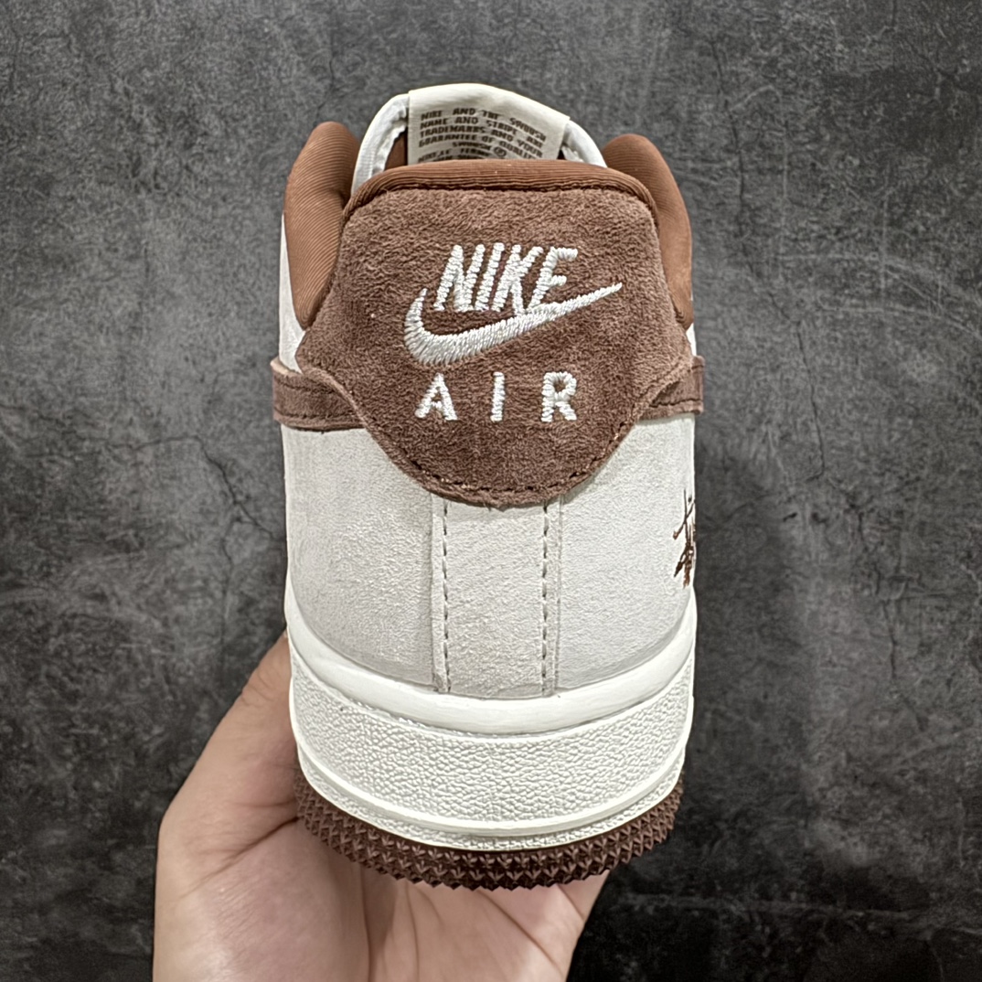 图片[4]-【公司级】海外限量发售NIke Air Force 1 \’07 Low “斯图西联名–咖啡猪八”空军一号 低帮 运动鞋 休闲鞋 折边针车 工艺难度大 原楦头原纸板 原装鞋盒 定制五金配件 内置全掌气垫 原厂鞋底货号：HD1968-017 Size：36 36.5 37.5 38 38.5 39 40 40.5 41 42 42.5 43 44 44.5 45 编码：HXS310320-鞋库