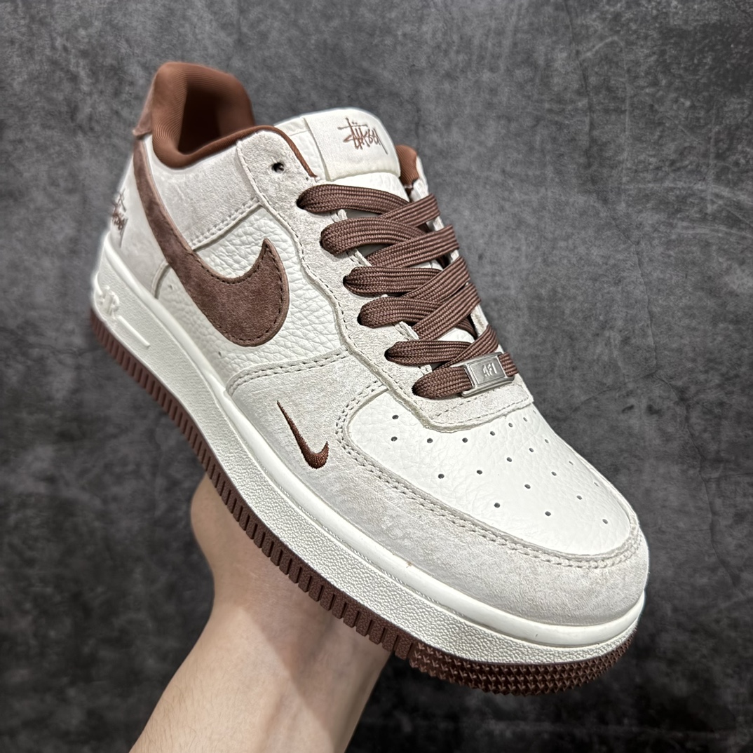 图片[3]-【公司级】海外限量发售NIke Air Force 1 \’07 Low “斯图西联名–咖啡猪八”空军一号 低帮 运动鞋 休闲鞋 折边针车 工艺难度大 原楦头原纸板 原装鞋盒 定制五金配件 内置全掌气垫 原厂鞋底货号：HD1968-017 Size：36 36.5 37.5 38 38.5 39 40 40.5 41 42 42.5 43 44 44.5 45 编码：HXS310320-鞋库