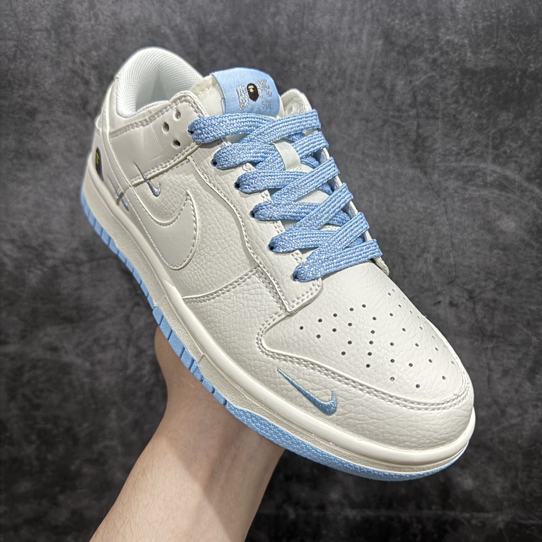 图片[3]-【定制版】Supreme x Nk Dunk Low 联名-生胶鬼脸 SB低帮休闲板鞋 XD6188-034n#美国街头滑板鞋潮牌，红底白色的独特LOGO使Supreme引领潮流，鞋底中部加入了脚感柔软舒适ZoomAir气垫，有效吸收滑板等极限运动在落地时带来的冲击力，为街头运动者们提供更好的保护 尺码：36 36.5 37.5 38 38.5 39 40 40.5 41 42 42.5 43 44 44.5 45  编码：HXS320340-鞋库