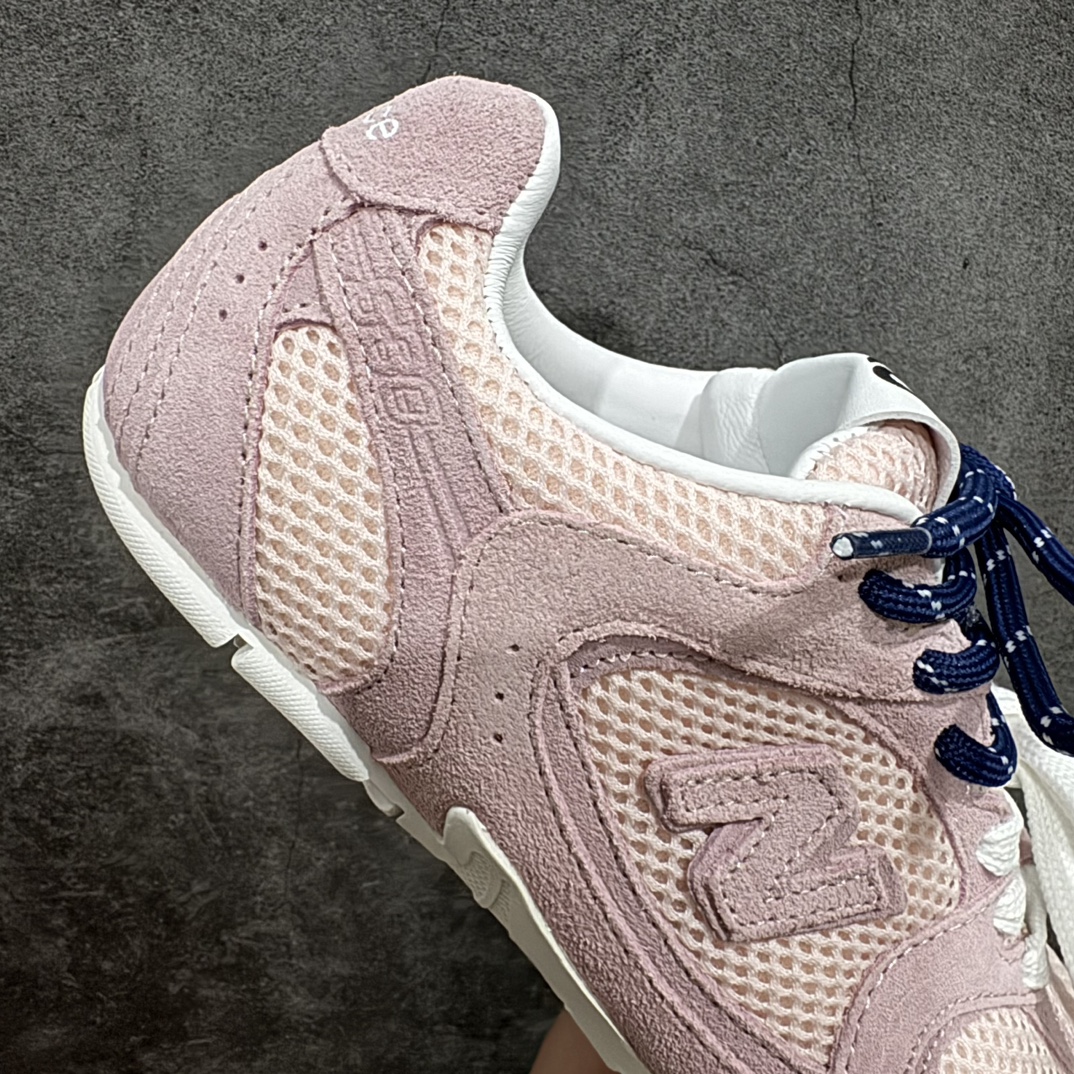 图片[7]-【广东纯原版本】Miumiu x New Balance NB24S联名款运动鞋  缪缪大秀上爆出的这双与New Balance 新百伦联名款运动 球鞋 后全球各大代购官网火爆上市.24s开春走秀场曝光、非常流行的美拉德配色平底鞋，双鞋带设计、独特风格，非常有质感！上脚非常轻便 百搭 全球以及国内社交平台已爆众多上脚图 多位顶级流量明星立捧n面料:  原版定制牛反绒n内里:  进口透网布拼接羊皮里n鞋底:  原版开模牛筋大底n底厚：2.5CM 尺码：35 36 37 38 39 40 编码：KH360380-鞋库