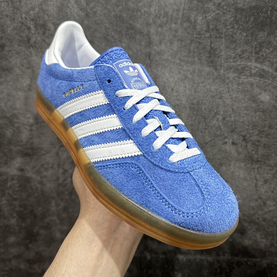 图片[3]-【KX纯原版】Adidas Originals Gazelle Indoor蓝白色 HQ8717 三叶草复古休闲防滑耐磨低帮板鞋nn正确粗反绒皮 正确鞋舌正确侧面压印凹陷烫金GAZELLE字母 海玻璃足弓鞋垫背部刷胶n纸板中底也都是同步原鞋 高价零售主推版本 尺码：35 36 36.5 37 38 38.5 39 40 40.5 41 42 42.5 43 44 44.5 45 46 47 编码：MF230250-鞋库