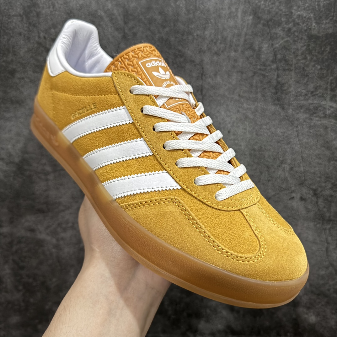 图片[3]-【Top版本】AD Original Gazelle Indoor Trainers 瞪羚室内鞋系列低帮复古百搭休闲运动德训风板鞋 黄白 HQ8716n这个版本此批次皮料翻毛效果不太明显n后期改进后主推nSIZE：35.5 36 36.5 37 38 38.5 39 40 40.5 41 42 42.5 43 44 44.5 45 46 47.5 编码：X10250270-莆田鞋批发中心