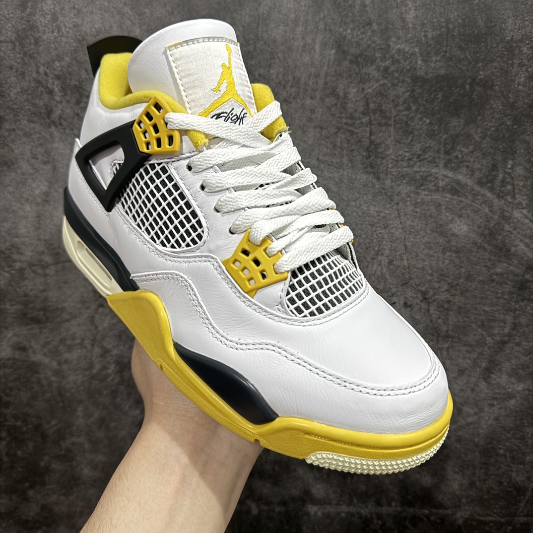 图片[3]-【OG纯原】Air Jordan AJ4 Retro 白黄雷公 AQ9129-101n圈内知名大厂出货全套原纸板楦头开发 原厂特供皮料加持 确保原汁原味 完美呈现四代版型 一比一鞋头弧度高度鞋身弧度 数据细节工艺流程均保持原鞋一致 原厂TPU网格鞋带扣 正确内里网布 菱角分明不变形无多余毛边 柔软性质感一致于原鞋 市场唯一原厂鞋扣模具 背面可见隐藏注塑口 原厂织唛标 原厂飞人电绣工艺 尾指中部跳三针 独家绑鞋带手法 印刷中底布 四线拉帮 米色美纹纸贴合固定 进口港宝加持 后跟自然饱满 全鞋荧光划线卡点 追求极致完美 每一双都是工艺品 多重QC质检 超越公司货的品控标准 实实在在的免检产品  尺码：40 40.5 41 42 42.5 43 44 44.5 45 46 47.5  编码：OG480500-鞋库