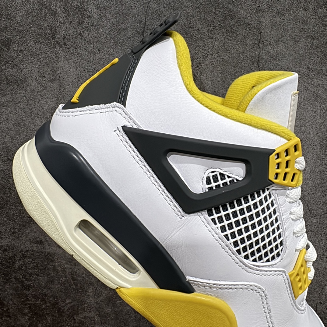 图片[7]-【OG纯原】Air Jordan AJ4 Retro 白黄雷公 AQ9129-101n圈内知名大厂出货全套原纸板楦头开发 原厂特供皮料加持 确保原汁原味 完美呈现四代版型 一比一鞋头弧度高度鞋身弧度 数据细节工艺流程均保持原鞋一致 原厂TPU网格鞋带扣 正确内里网布 菱角分明不变形无多余毛边 柔软性质感一致于原鞋 市场唯一原厂鞋扣模具 背面可见隐藏注塑口 原厂织唛标 原厂飞人电绣工艺 尾指中部跳三针 独家绑鞋带手法 印刷中底布 四线拉帮 米色美纹纸贴合固定 进口港宝加持 后跟自然饱满 全鞋荧光划线卡点 追求极致完美 每一双都是工艺品 多重QC质检 超越公司货的品控标准 实实在在的免检产品  尺码：40 40.5 41 42 42.5 43 44 44.5 45 46 47.5  编码：OG480500-鞋库