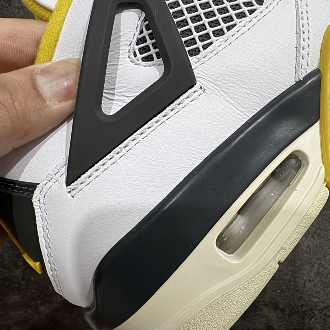 图片[2]-【OG纯原】Air Jordan AJ4 Retro 白黄雷公 AQ9129-101n圈内知名大厂出货全套原纸板楦头开发 原厂特供皮料加持 确保原汁原味 完美呈现四代版型 一比一鞋头弧度高度鞋身弧度 数据细节工艺流程均保持原鞋一致 原厂TPU网格鞋带扣 正确内里网布 菱角分明不变形无多余毛边 柔软性质感一致于原鞋 市场唯一原厂鞋扣模具 背面可见隐藏注塑口 原厂织唛标 原厂飞人电绣工艺 尾指中部跳三针 独家绑鞋带手法 印刷中底布 四线拉帮 米色美纹纸贴合固定 进口港宝加持 后跟自然饱满 全鞋荧光划线卡点 追求极致完美 每一双都是工艺品 多重QC质检 超越公司货的品控标准 实实在在的免检产品  尺码：40 40.5 41 42 42.5 43 44 44.5 45 46 47.5  编码：OG480500-莆田鞋批发中心