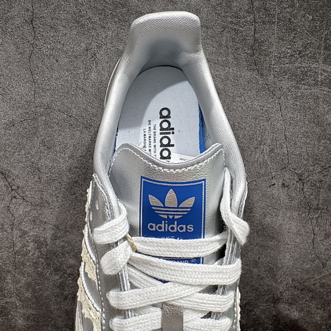 图片[8]-【纯原版本】阿迪达斯三叶草Adidas Originals Samba Vegan OG”SPD“桑巴舞系列绅士德训足球风百搭低帮休闲运动板鞋“银雾公主蕾丝边焦糖底” 货号：B75806nn全新高端零售平台专供品质出货全鞋身采用细腻甩纹头层牛皮 包括鞋舌也是头层皮立体Samba烫金 后跟港宝定型 皮料切割超高清洁度 私模大底 非市面公底 多次调试无色差大底 高价零售首选品质‼️ 尺码：36 36.5 37 38 38.5 39 40 40.5 41 42 42.5 43 44 44.5 45 46 编码：NM250270nn-莆田鞋批发中心