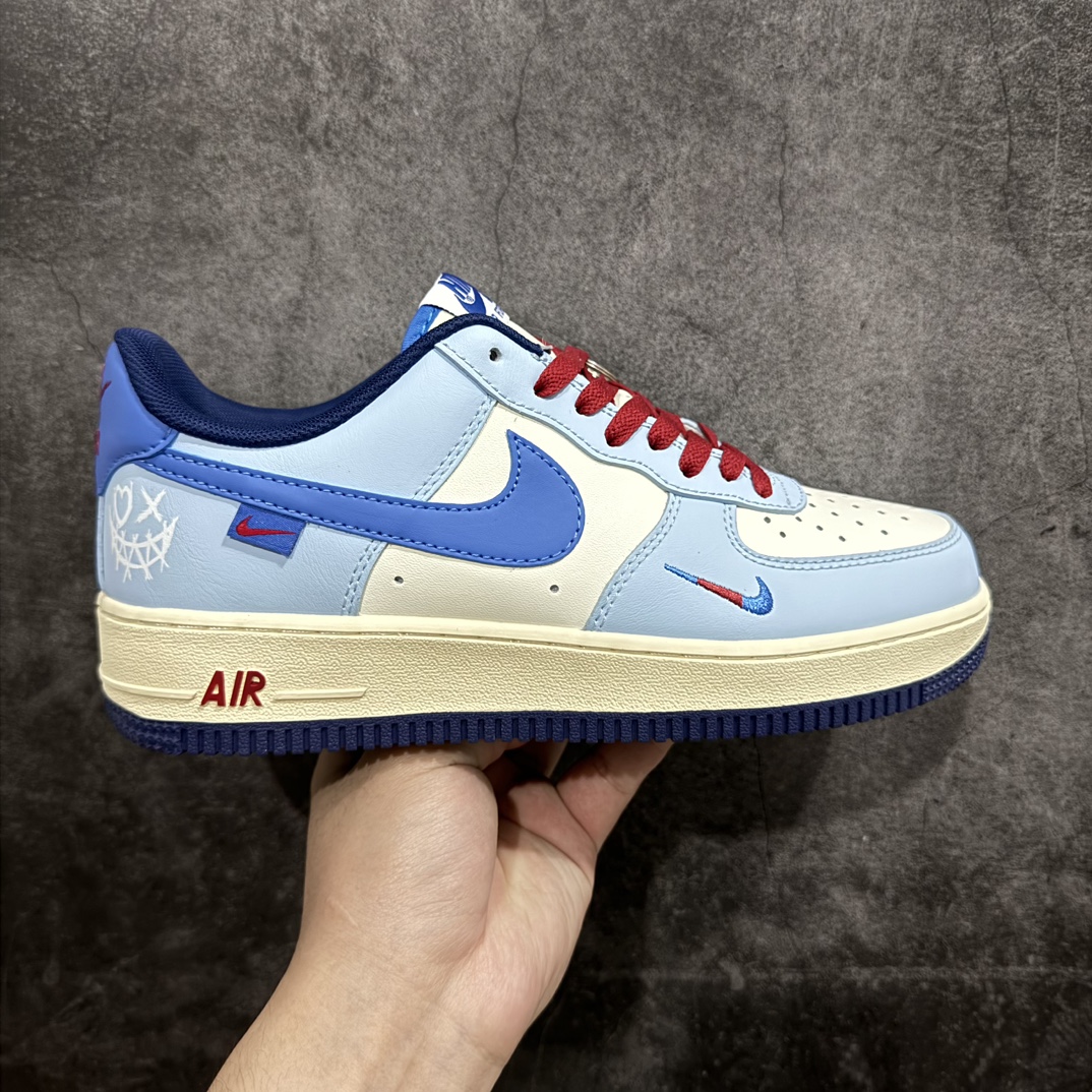 【公司级】Nk Air Force 1\’07 Low \”Joker Red\” 小丑红 空军一号低帮定制休闲板鞋 XL2402-333n#鞋身蓝色加红色搭配 恶搞笑脸图案 专注外贸渠道 全掌内置蜂窝气垫 原盒配件 原厂中底钢印、拉帮完美 尺码：36 36.5 37.5 38 38.5 39 40 40.5 41 42 42.5 43 44 44.5 45  编码：HXS290300-鞋库