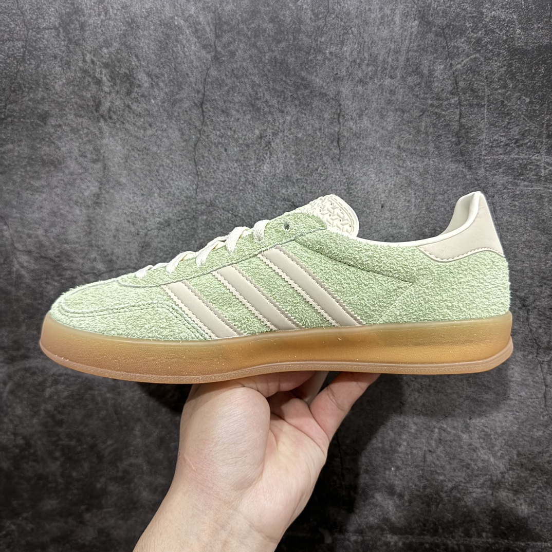 纯原版AdidasOriginalsGazelleIndoor防滑低帮T头德训鞋GZ复古系列淡绿色IE2