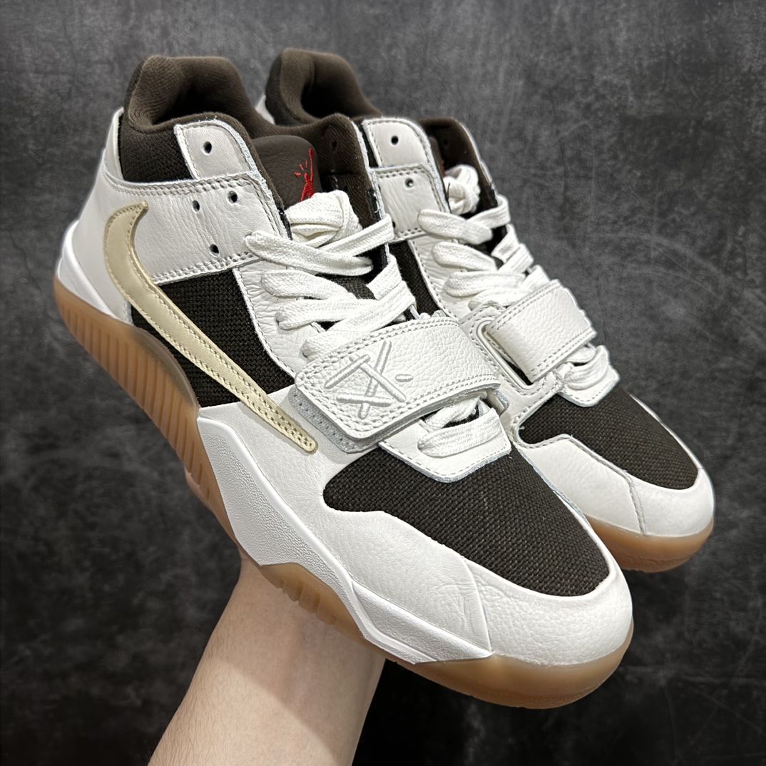 【OG纯原】Travis Scott x Jordan AJ Cut The Check TS倒钩联名魔术贴篮球鞋 军绿白 FZ8117-100n注意默认配原盒盒子配套布袋不用加钱 退货丢失扣30元n原厂全套原楦原纸板冲刀磨具开发 原厂皮料加持 原厂港宝加持定型后跟R度完美 同源原厂电绣 鬼脸飞翼针数密度立体效果一致 百分百一致原鞋 原厂拉帮工艺 针距密度一致 后跟弧度收口自然不对折 极致一眼正品既视感 进口玻璃冲刀皮料裁剪零毛边 全鞋电脑针车工艺 品控清洁度最高QC检验标准 免检产品 原厂订购鞋盒、布袋、鞋标、防尘纸、鞋撑、鞋带 追求极致的原厂味道 配色方面采用白色为基础 搭配棕色框架呈现 完美还原了初代倒钩的配色设计 细节方面 标志性的反钩Swoosh采用米色点缀 鞋面还带有特殊的魔术贴细节 此外在鞋舌、后跟部分均带有Cactus Jack厂牌Logo 彰显鞋款特殊身份 SIZE：36 36.5 37.5 38 38.5 39 40 40.5 41 42 42.5 43 44 44.5 45 46 47.5 编码：OG520540-莆田鞋批发中心