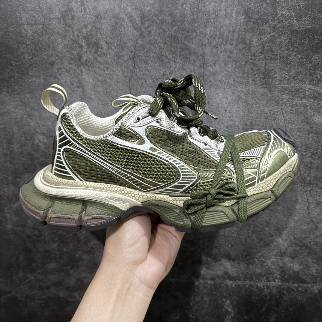 【XA版本】BALENCIAGA 3XL Sneakers巴黎世家十代网布系带低帮走秀复古老爹鞋全套原纸板楦头开发 最原汁原味的灵魂版型全鞋荧光划线卡点 胶水把控整洁度追求极致完美每一双都是工艺品 多重QC质检 超越公司货的品控标准实实在在的免检产品 原盒原配 正确字体电绣 粗细、位置、大小正确 侧边TPU 透气孔匹配意产原版 正确分离大底 TPU软底 原版一致大底LOGO 立体感十足 原厂皮料水洗做旧 采购原厂网纱 不含皮革 网布材料和聚氨酯 磨损效果 鞋头边缘和后帮 Balenciaga 徽标 鞋面和后跟凸印尺码 鞋舌 3XL 橡胶品牌标识和反光细节 鞋帮拉袢和鞋舌拉祥 配反光细节 备用鞋带在鞋履前侧 可在穿着前取下 便于不同造型搭配 偏大一码 尺码：35 36 37 38 39 40 41 42 43 44 45 46 编码：DF390410-鞋库