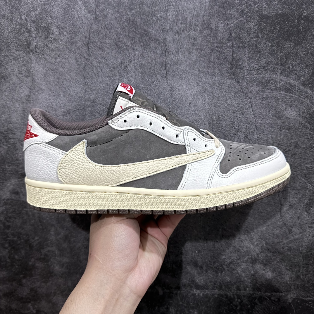 【全新DG2.0版】Air Jordan 1 x Travis ScottnAJ1 x TS联名白棕倒钩3.0  DM7866-162nnn全新版本出货 巅峰品质 天花板级别n细节改进版 实拍所见即所得 自行揣摩n此版在各大纯原阵营中 绝对是Top级别的存在‼️n实物过于完美 高端零售主推版本 关键价格也不杀猪💪🏻nn纯原第一梯队版本 细节均没毛病 品质自观实拍👇🏻n所有皮料均来自原厂 所有细节均多次校对n针车效果同步原鞋 刺绣拉到原厂定做n原楦原纸板开发 后跟弧度收口自然不对折极致一眼正品既视感 进口玻璃冲刀皮料裁剪零毛边承诺百分百一致原鞋 鞋面清洁度最高 QC检验标准 控制溢胶 鞋盒、防尘纸 配件鞋带 均采购来自原厂n 尺码：36-47.5 编码：LJQ400430-莆田鞋批发中心