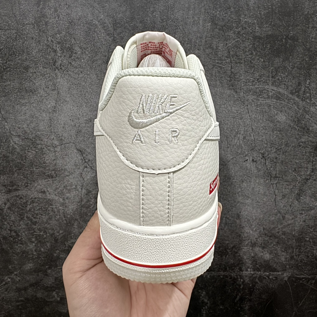 图片[4]-【公司级】Nike Air Force 1 Low 07 x Supreme 白红n原楦头原纸板 打造纯正低帮空军版型 专注外贸渠道 全掌内置蜂窝气垫原盒配件 原厂中底钢印、拉帮完美官方货号：SU0220 001 Size：36 36.5 37.5 38 38.5 39 40 40.5 41 42 42.5 43 44 44.5 45 编码：HXS250260-鞋库