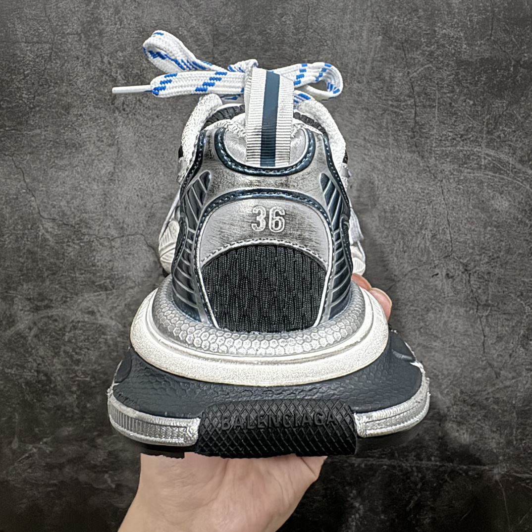 图片[4]-【XA版本】BALENCIAGA 3XL Sneakers巴黎世家十代网布系带低帮走秀复古老爹鞋全套原纸板楦头开发 最原汁原味的灵魂版型全鞋荧光划线卡点 胶水把控整洁度追求极致完美每一双都是工艺品 多重QC质检 超越公司货的品控标准实实在在的免检产品 原盒原配 正确字体电绣 粗细、位置、大小正确 侧边TPU 透气孔匹配意产原版 正确分离大底 TPU软底 原版一致大底LOGO 立体感十足 原厂皮料水洗做旧 采购原厂网纱 不含皮革 网布材料和聚氨酯 磨损效果 鞋头边缘和后帮 Balenciaga 徽标 鞋面和后跟凸印尺码 鞋舌 3XL 橡胶品牌标识和反光细节 鞋帮拉袢和鞋舌拉祥 配反光细节 备用鞋带在鞋履前侧 可在穿着前取下 便于不同造型搭配 偏大一码 尺码：35 36 37 38 39 40 41 42 43 44 45 46 编码：DF390410-莆田鞋批发中心