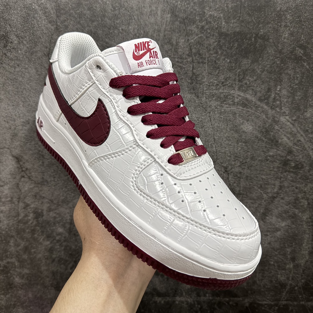 200 Nike Air Force 1 Low 07 白酒红鳄鱼裂纹 DD0614-335