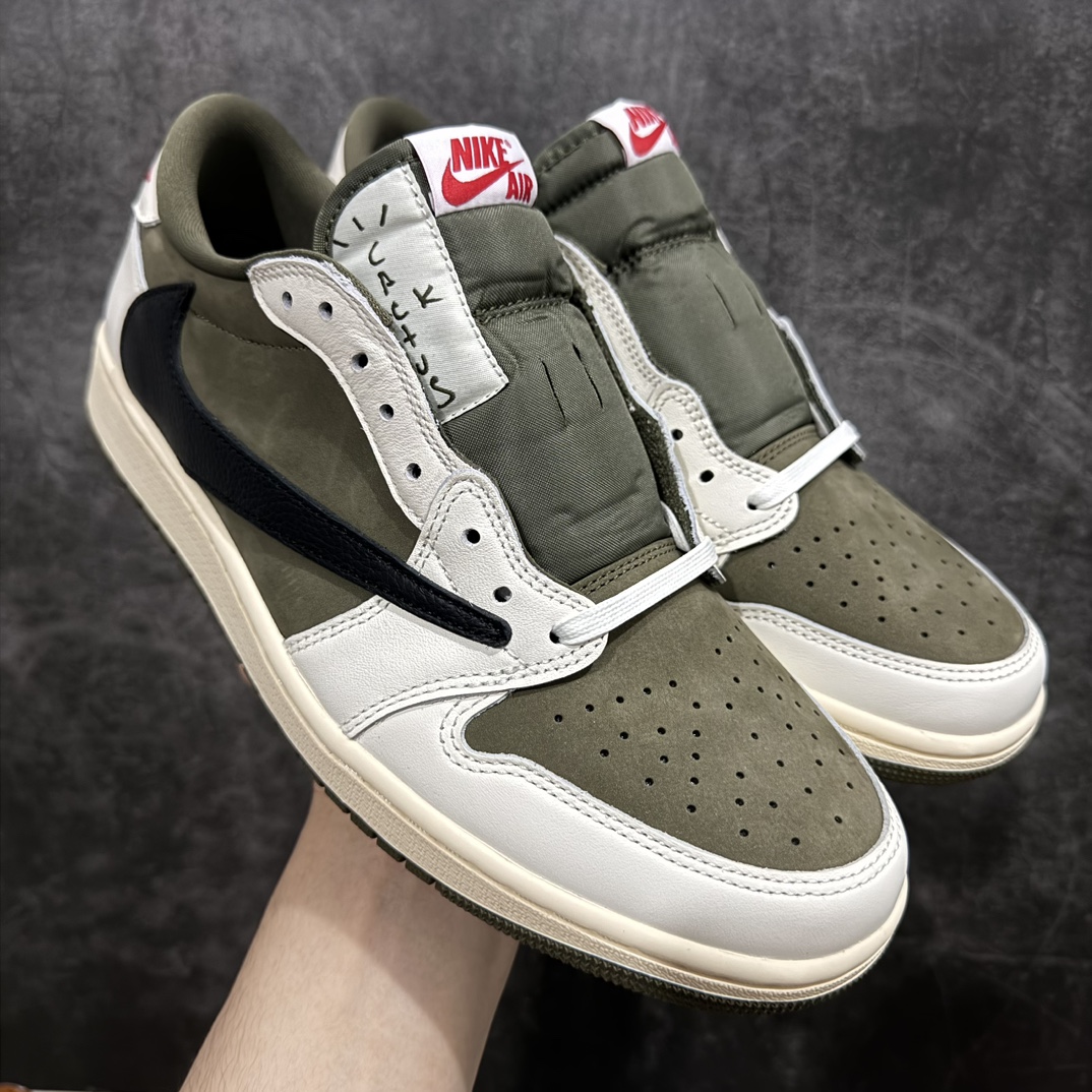 【纯原LW版】Travis Scott x Air Jordan AJ1 Low OG SP TS联名军绿倒钩8.0低帮 DM7866-200nn知名大厂出品 巅峰品质 市场第一梯队n高端零售推荐版本 细节改进版实拍所见即所得 自行揣摩n此版在各大纯原阵营中 绝对是Top级别的存在‼️n实物过于完美 高端零售主推版本 关键价格也不杀猪💪🏻n品质自观实拍👇🏻n所有皮料均来自原厂 所有细节均多次校对n针车效果同步原鞋 刺绣拉到原厂定做n原楦原纸板开发 后跟弧度收口自然不对折极致一眼正品既视感 进口玻璃冲刀皮料裁剪零毛边承诺百分百一致原鞋 鞋面清洁度最高 QC检验标准 控制溢胶 鞋盒、防尘纸 配件鞋带 均采购来自原厂n 尺码：36-48.5 编码：X10410430-鞋库