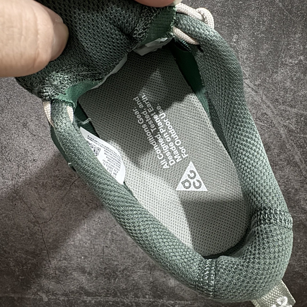 图片[8]-【纯原版】NK ACG Mountain Fly 2 Low SE 复古潮流户外登山鞋防水慢跑鞋 DV7903-300n全新来袭 该款沿袭前代高帮版型的设计传统 轻盈鞋面结合灵巧的脚踝包裹设计 为双足打造出一体化的舒适脚感 助力轻松畅行 中底融入柔软的React泡棉与Vaporfiy 科技 让你在岩石小径徒步时也像行走在都市般轻松舒适 粘性橡胶大底铸就了攀岩级别的出众抓地力 助你从容面对各种环境挑战 SIZE：36 36.5 37.5 38 38.5 39 40 40.5 41 42 42.5 43 44 44.5 45 46 编码：AC260280-鞋库