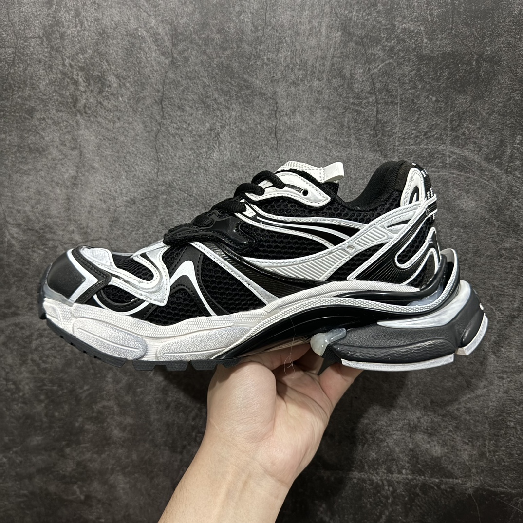 图片[2]-【纯原OK版】BALENCIAGA Runner 2.0 Sneaker 巴黎世家七代慢跑系列低帮复古野跑潮流运动鞋老爹鞋n尼龙和网布材质 磨损效果 鞋头边缘印有尺码 背面浮印尺码 外侧印有跑者徽标 鞋舌刺绣 Balenciaga 品牌标识 鞋跟背面 Balenciaga品牌标识 材质采用65%聚氨酯、35%聚酯纤维 全新 Runner 鞋型轮廓借鉴于 2000 年初的复古线条 搭载大网眼面料制成鞋面基础，由粉色、白色尼龍与橡胶质地覆盖鞋面诠释线条感 当中透过几道手缝线与折损痕更是精准的掌握历经时间淬炼的破旧痕迹 延续其手法至鞋领、鞋跟、鞋带、中底等部分均饰有破损及脏污之貌 尤其是鞋领处与鞋带孔眼条更是采用不规则做旧技术将内容物泡棉随机露出  尺码：35 36 37 38 39 40 41 42 43 44 45 46 编码：DF500520-鞋库