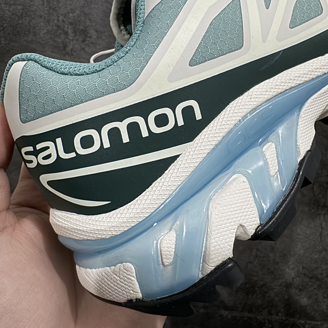 图片[2]-【绿X版】Kith x Salomon XT-6 Gore-Tex防水款n萨洛蒙复古潮流户外机能登山跑鞋 米蓝色n纯原外贸平台特供订单耗时半年巨作 全套原纸板楦头开发原厂特供网布配套加持 确保原汁原味n完美呈现版型 原档数据独家私模五层组合大底男女鞋同步官方开发至46.5原装Ortholite轻量化鞋垫 中底布带钢印编号原厂TPU锁扣 进口港宝加持后跟自然饱满 还原公司包裹性鞋面以“锯齿”状的包裹系统呈现在基色底之下加入了各种色点缀将公司的最新技术和时尚前卫的造型融入耐用的长跑款式中鞋面由 TPU 薄膜制成 并焊接在高耐磨网眼上 使其既时尚又坚固 由 ACS底盘支撑 可增强稳定性和支撑力 以及由橡胶凸耳 Contragrip外底覆盖的 EVA 缓冲中底 旨在应对崎岖的地形 鞋舌上的彩色Salomon 标签、Quicklace 系统以及鞋头、鞋舌和鞋跟上的附加品牌使细节更加完美 让穿着者可以轻松驾驭户外与通勤下的任何运动生活场景 无缝鞋身户外随意纵横 颜值与脚感兼备 出街通勤 绝对非常吸睛 你值得拥有 尺码：36 36.5 37.5 38 38.5 39 40 40.5 41 42 42.5 43 44 44.5 45 46 46.5 编码：SLM380400-鞋库