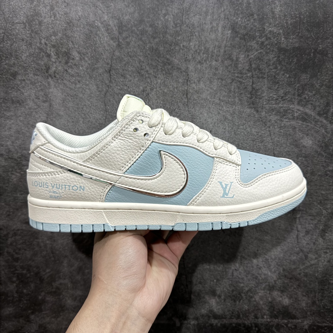 【公司级】Nk SB Dunk Low LV联名-米白冰蓝 周年高端定制 低帮休闲板鞋 BB8766-209n定制鞋盒 大厂纯原品质出货 超高清洁度 皮料切割干净无任何毛边 细节完美  尺码：36 36.5 37.5 38 38.5 39 40 40.5 41 42 42.5 43 44 44.5 45  编码：HXS320340-莆田鞋批发中心