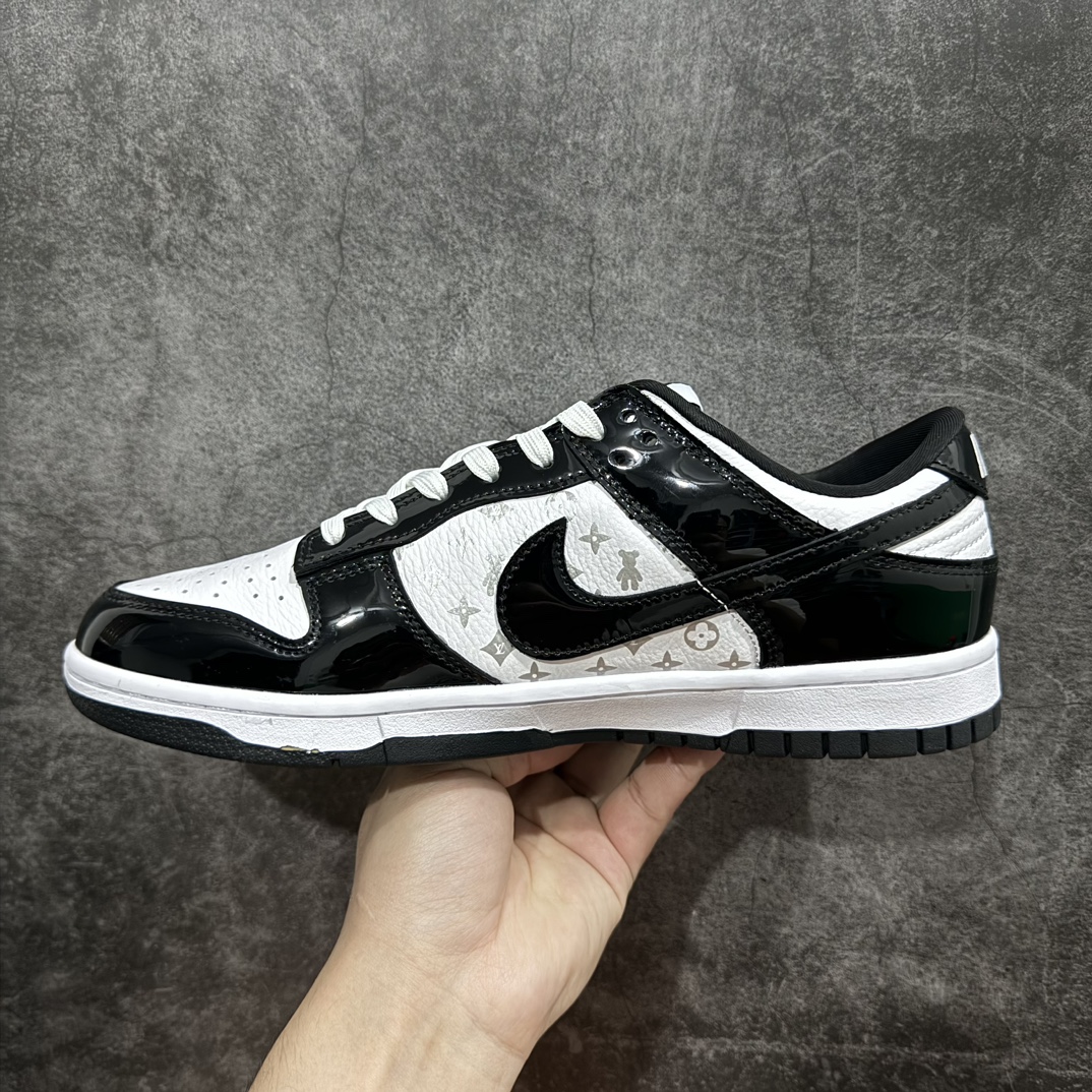 260 【定制版】Nk SB Dunk Low LV联名-漆皮黑勾印花 周年高端定制 低帮休闲板鞋 DQ1098-358