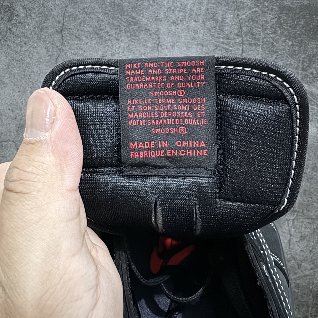 图片[6]-【全新DG2.0版】Air Jordan 1 x Travis ScottnAJ1 x TS联名黑倒钩DM7866-001nn全新版本出货 巅峰品质 天花板级别n细节改进版 实拍所见即所得 自行揣摩n此版在各大纯原阵营中 绝对是Top级别的存在‼️n实物过于完美 高端零售主推版本 关键价格也不杀猪💪🏻nn纯原第一梯队版本 细节均没毛病 品质自观实拍👇🏻n所有皮料均来自原厂 所有细节均多次校对n针车效果同步原鞋 刺绣拉到原厂定做n原楦原纸板开发 后跟弧度收口自然不对折极致一眼正品既视感 进口玻璃冲刀皮料裁剪零毛边承诺百分百一致原鞋 鞋面清洁度最高 QC检验标准 控制溢胶 鞋盒、防尘纸 配件鞋带 均采购来自原厂n 尺码：36-47.5 编码：LJQ400430-鞋库