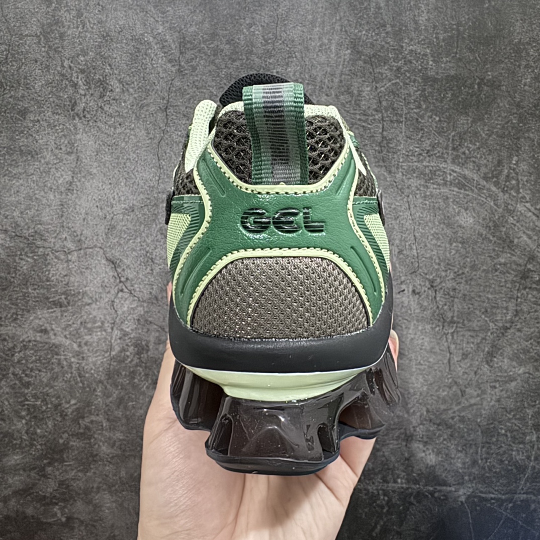 260 Asics 亚瑟士 GEL-Quantum Kinetic 低帮运动休闲跑步鞋 1203A270-022