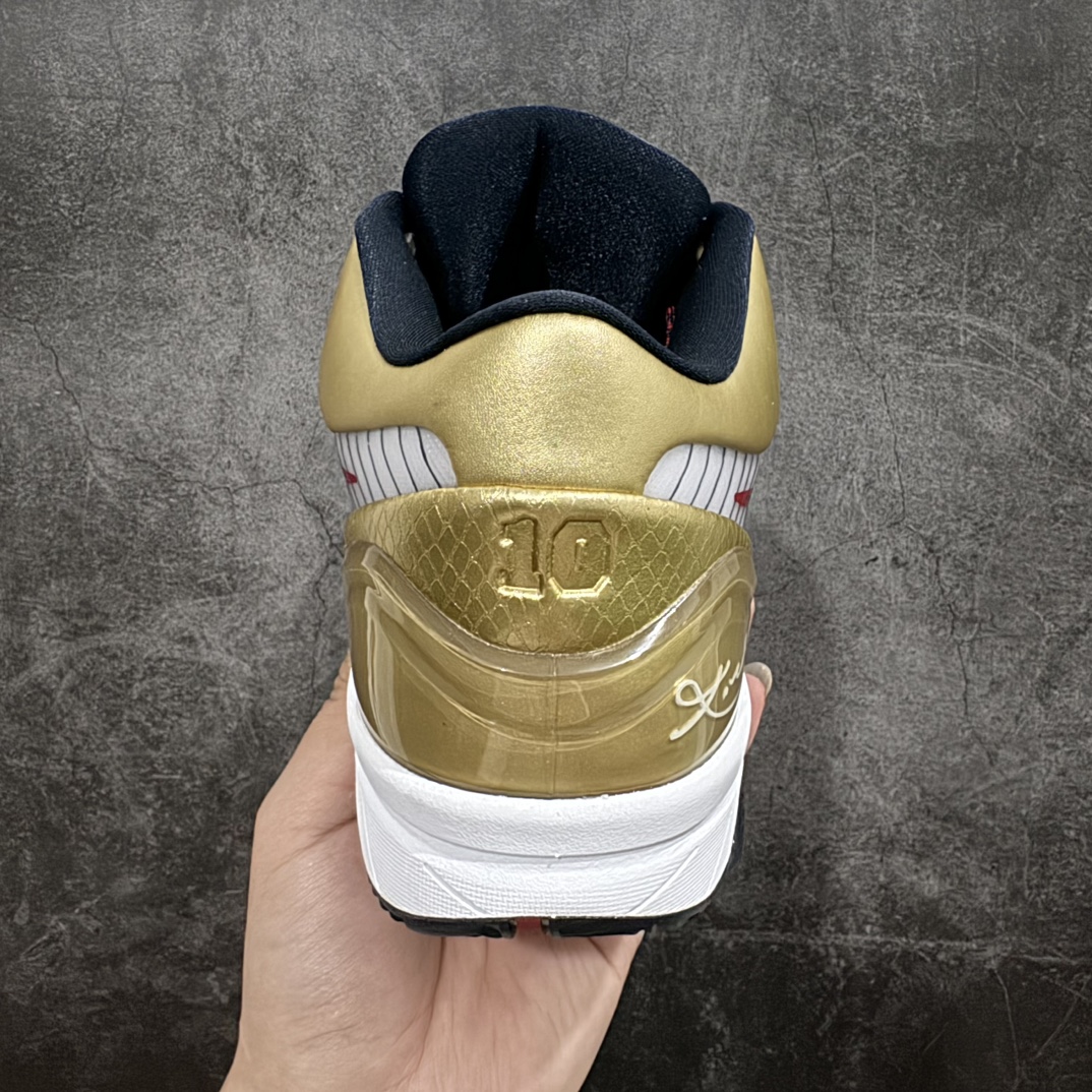 图片[4]-【S2纯原】NK ZOOM KOBE 4 Protro \”Gold Medal\” 白黑金nS2纯原生产线科比四代 白黑金 #Zoom Turbo气垫➕后掌EVA缓震 实战配置直接拉满n#原楦纸板开发 鞋身流线型、后跟塑形，区分土肥圆n#原档数据3D打印 鞋面细节匹配原版n#全身鞋材卡料色独家定制 唯一正确喷漆SWOOSH#NK专利Flyknit飞线科技，给予鞋身足够抗扭矩力n#真实底模最大48.5  实战利器 专供海外市场 Size：40 40.5 41 42 42.5 43 44 44.5 45 46 47.5 48.5n（脚宽、脚胖 建议买大半码） 编码：OG450480-鞋库