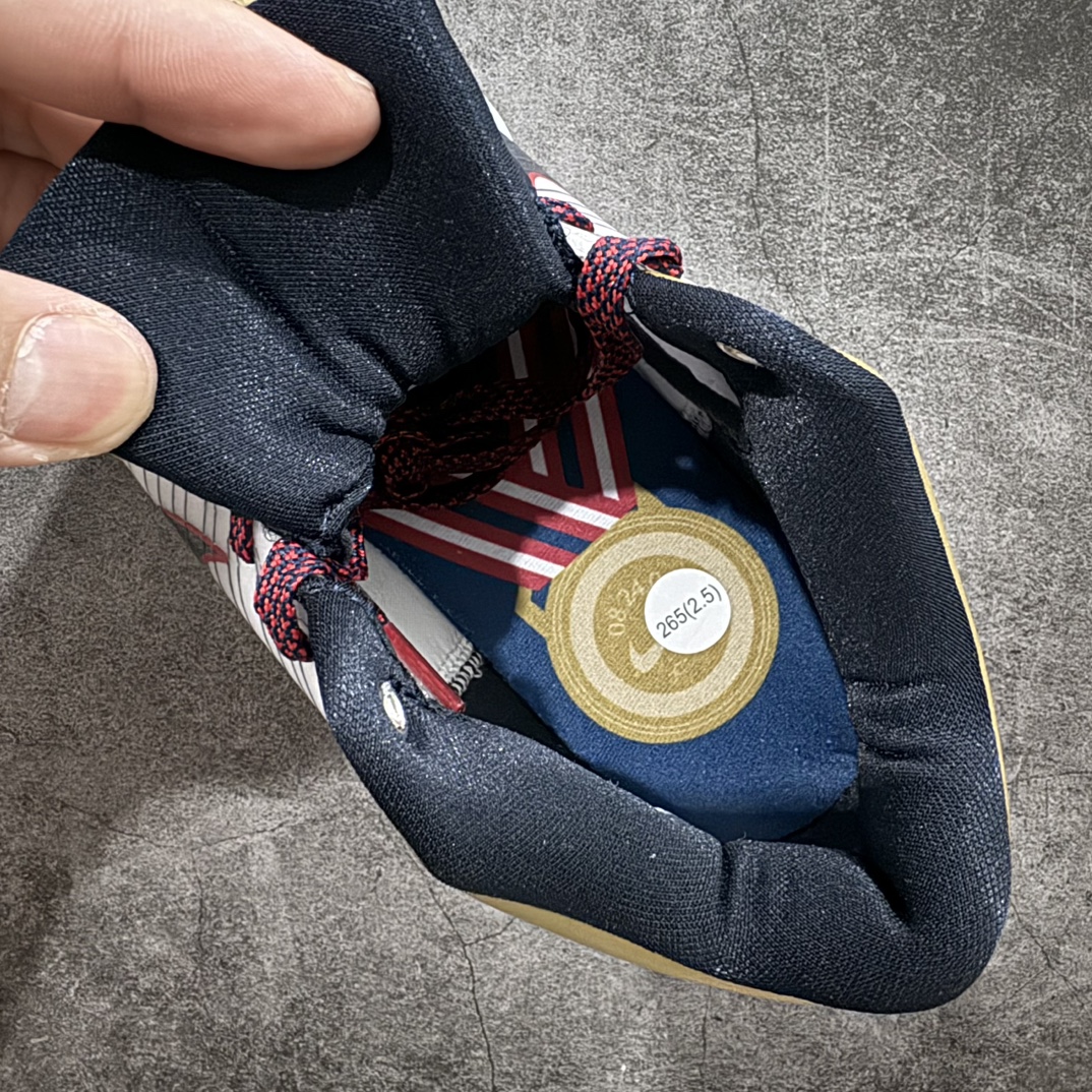 图片[6]-【S2纯原】NK ZOOM KOBE 4 Protro \”Gold Medal\” 白黑金 S2纯原生产线 科比四代 白黑金 #Zoom Turbo气垫➕后掌EVA缓震 实战配置直接拉满 #原楦纸板开发 鞋身流线型、后跟塑形，区分土肥圆 #原档数据3D打印 鞋面细节匹配原版 #全身鞋材卡料色独家定制 唯一正确喷漆SWOOSH #NK专利Flyknit飞线科技，给予鞋身足够抗扭矩力 #真实底模最大48.5 实战利器 专供海外市场 尺码：40 40.5 41 42 42.5 43 44 44.5 45 46 47.5 48.5 （脚宽、脚胖 建议买大半码）-选品中心