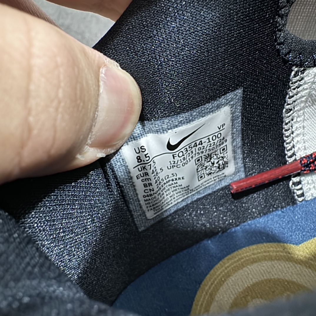 图片[7]-【S2纯原】NK ZOOM KOBE 4 Protro \”Gold Medal\” 白黑金 S2纯原生产线 科比四代 白黑金 #Zoom Turbo气垫➕后掌EVA缓震 实战配置直接拉满 #原楦纸板开发 鞋身流线型、后跟塑形，区分土肥圆 #原档数据3D打印 鞋面细节匹配原版 #全身鞋材卡料色独家定制 唯一正确喷漆SWOOSH #NK专利Flyknit飞线科技，给予鞋身足够抗扭矩力 #真实底模最大48.5 实战利器 专供海外市场 尺码：40 40.5 41 42 42.5 43 44 44.5 45 46 47.5 48.5 （脚宽、脚胖 建议买大半码）-选品中心