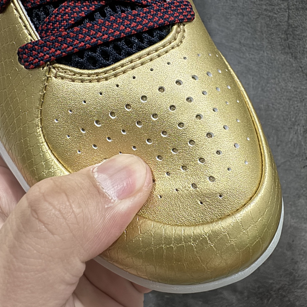 图片[4]-【S2纯原】NK ZOOM KOBE 4 Protro \”Gold Medal\” 白黑金 S2纯原生产线 科比四代 白黑金 #Zoom Turbo气垫➕后掌EVA缓震 实战配置直接拉满 #原楦纸板开发 鞋身流线型、后跟塑形，区分土肥圆 #原档数据3D打印 鞋面细节匹配原版 #全身鞋材卡料色独家定制 唯一正确喷漆SWOOSH #NK专利Flyknit飞线科技，给予鞋身足够抗扭矩力 #真实底模最大48.5 实战利器 专供海外市场 尺码：40 40.5 41 42 42.5 43 44 44.5 45 46 47.5 48.5 （脚宽、脚胖 建议买大半码）-选品中心