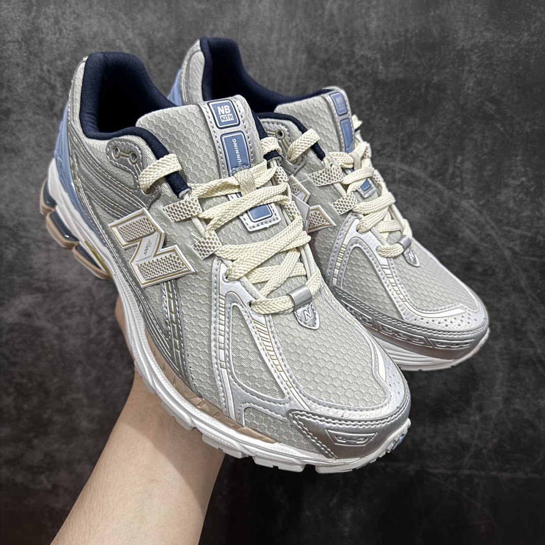 【M版纯原】新百伦Kith x NB New Balance 1906 联名白蓝  M1906RKCn 全套原楦原纸板原厂数据开发 进口三明治网面 原装进口皮料正确绒感卡色 正确中底拉帮中底网布细节 原厂标裁 带紫光防伪 定制后跟透明水晶模块 冲裁组合 大底贴合程度胶水上色把控完美 整洁度挑战全网艺术家 多道序QC把关品质完善 匠心打造 耗时两个月开发完成 工艺极其复杂难度可想而知 新开独立私模大底 全网唯一正确六层组合大底 高端零售专供产物Size：36 37 37.5 38 38.5 39 40 40.5 41 42 42.5 43 44 45.5 46.5 47 编码：HXS310330-鞋库