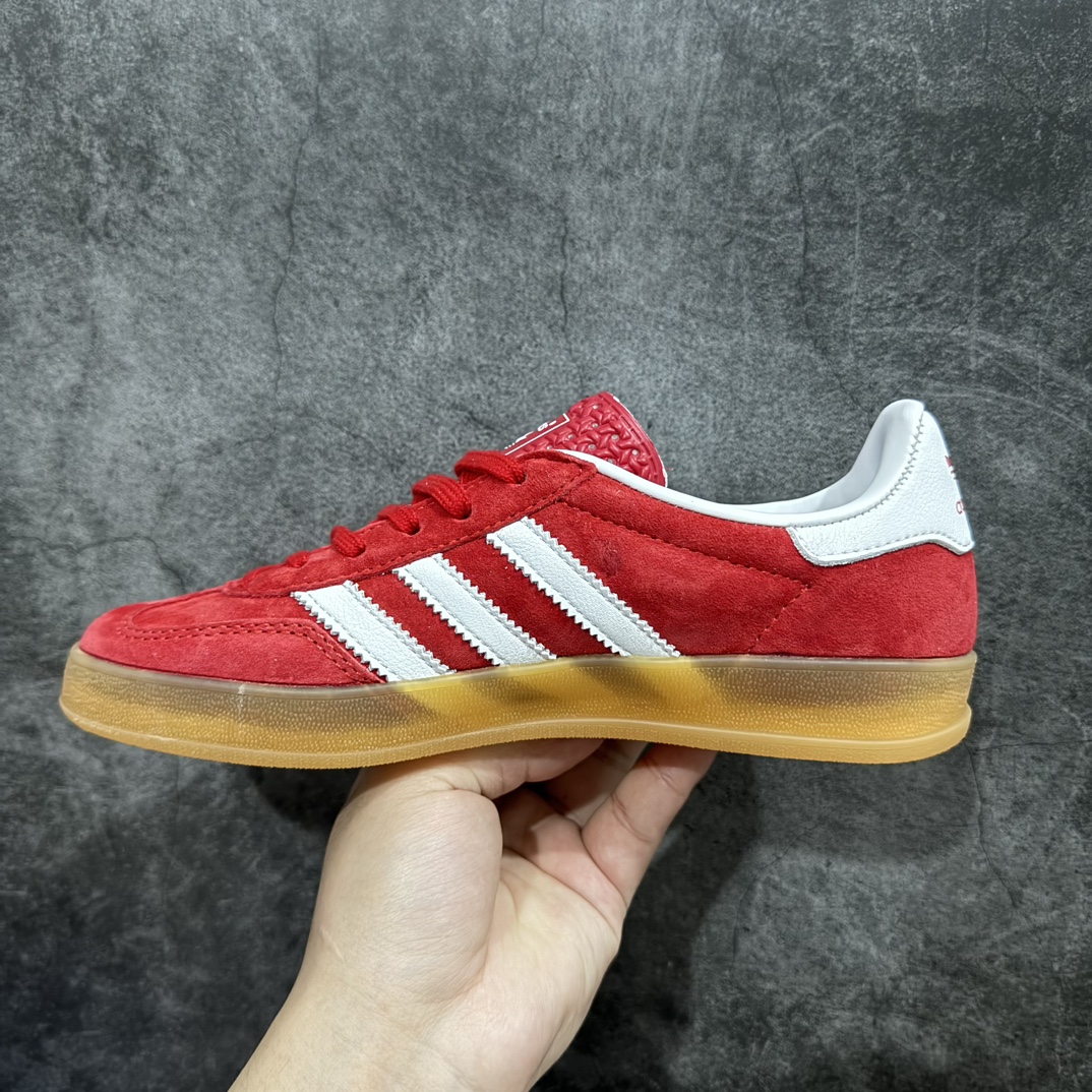 图片[2]-【神版】Adidas Originals Gazelle Indoor白红色 H06261 三叶草复古休闲防滑耐磨低帮板鞋nn区别市场通货 正确粗反绒皮 正确鞋舌正确侧面烫金GAZELLE字母 海玻璃鞋垫背部刷胶n纸板中底也都是同步原鞋 高价零售主推版本 尺码：35 36 36.5 37 38 38.5 39 40 40.5 41 42 42.5 43 44  编码：DZ220250-鞋库