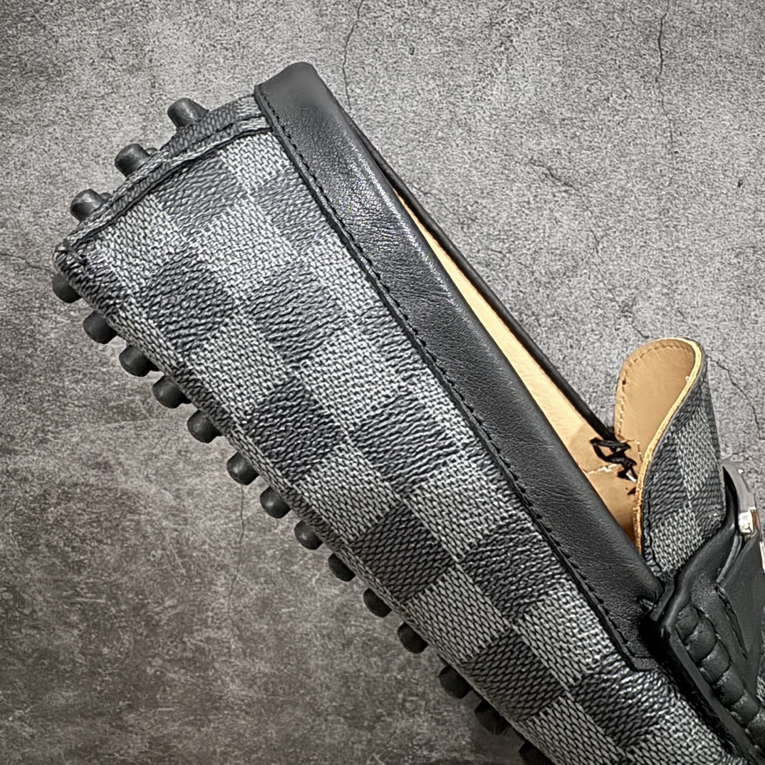 图片[7]-【广东纯原版本】Louis Vuitton Major Mocassin Lv马霍尔系列商务休闲懒人平底乐福豆豆驾马鞋“皮革黑深纹棋盘格子”1A9YV3 本款 Major 乐福鞋结合粒面牛皮革和 Damier 压纹牛皮革鞋面 点缀 LV 字母 搭配厚实而不失轻巧的微型橡胶外底 Monogram 皮革 手工缝纫鞋面（每双工时 1 小时） Tubular 工艺 橡胶粒外底 LV 字母装饰尺码：38-46 编码：HH350370-鞋库