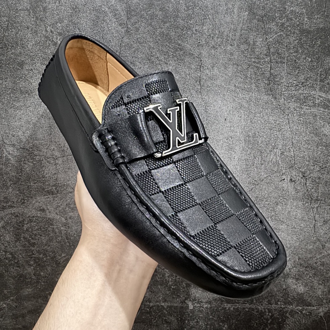 图片[3]-【广东纯原版本】Louis Vuitton Major Mocassin Lv马霍尔系列商务休闲懒人平底乐福豆豆驾马鞋“皮革黑深纹棋盘格子”1A9YV3 本款 Major 乐福鞋结合粒面牛皮革和 Damier 压纹牛皮革鞋面 点缀 LV 字母 搭配厚实而不失轻巧的微型橡胶外底 Monogram 皮革 手工缝纫鞋面（每双工时 1 小时） Tubular 工艺 橡胶粒外底 LV 字母装饰尺码：38-46 编码：HH350370-鞋库