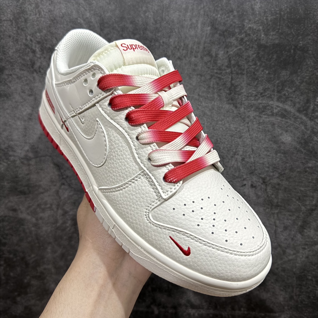 图片[3]-【定制版】Nike SB Dunk Low x Supreme 白红三钩n纯原大厂出品 极力推荐n原装头层材料 独家版型蒸餾加工n帶來的是更好的视觉和脚感体验n大厂纯原品质出货 清洁度 电绣工艺皮料切割干净无任何毛边 细节完美 官方货号：BB8675 107 尺码：36 36.5 37.5 38 38.5 39 40 40.5 41 42 42.5 43 44 44.5 45  编码：HXS320340-莆田鞋批发中心