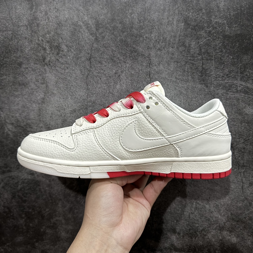 图片[2]-【定制版】Nike SB Dunk Low x Supreme 白红三钩n纯原大厂出品 极力推荐n原装头层材料 独家版型蒸餾加工n帶來的是更好的视觉和脚感体验n大厂纯原品质出货 清洁度 电绣工艺皮料切割干净无任何毛边 细节完美 官方货号：BB8675 107 尺码：36 36.5 37.5 38 38.5 39 40 40.5 41 42 42.5 43 44 44.5 45  编码：HXS320340-莆田鞋批发中心