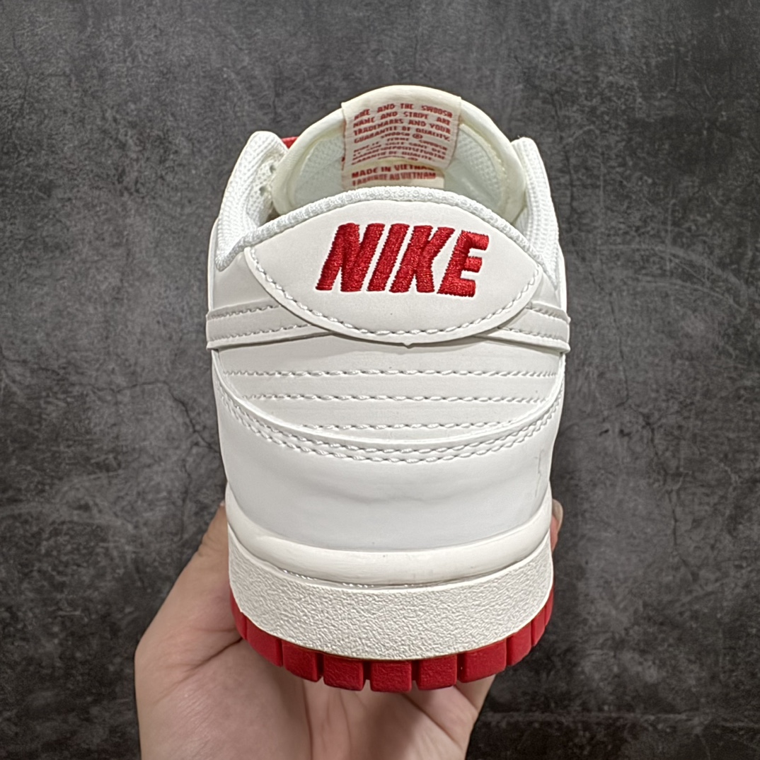 图片[4]-【定制版】Nike SB Dunk Low x Supreme 白红三钩n纯原大厂出品 极力推荐n原装头层材料 独家版型蒸餾加工n帶來的是更好的视觉和脚感体验n大厂纯原品质出货 清洁度 电绣工艺皮料切割干净无任何毛边 细节完美 官方货号：BB8675 107 尺码：36 36.5 37.5 38 38.5 39 40 40.5 41 42 42.5 43 44 44.5 45  编码：HXS320340-莆田鞋批发中心