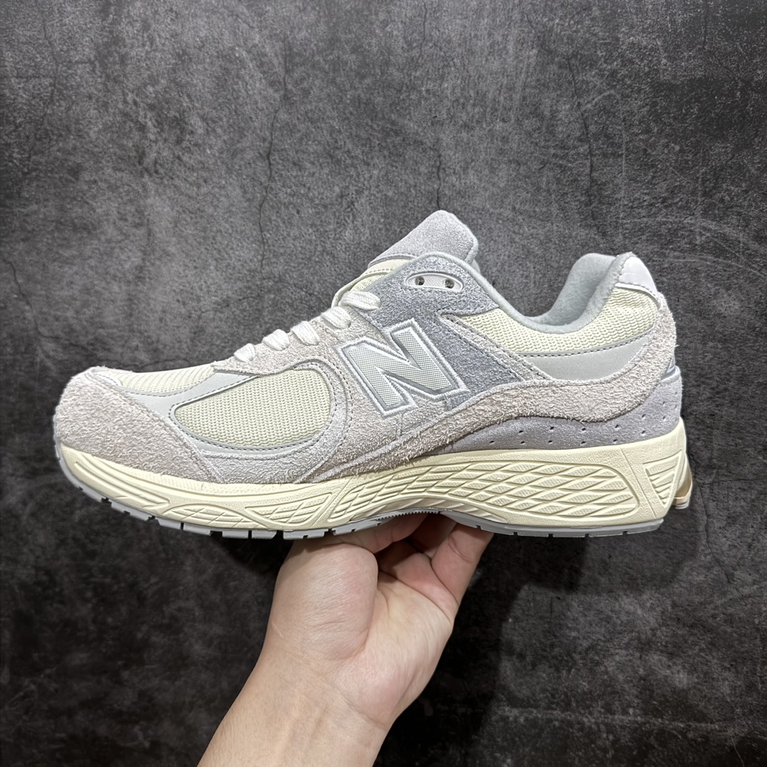 图片[2]-【K版纯原】New Balance 2002系列 经典灰 复古休闲跑步鞋 M2002REKn鞋款延续了经典科技，升级版N-ERGY缓震物料机能与材质上脚太舒适了，鞋面的柔软麂皮搭配尼龙网布，特别透气而且还复古感，不管是搭配牛仔裤还工装裤都是百搭！ 尺码：36 37 37.5 38 38.5 39.5 40 40.5 41.5 42 42.5 43 44 44.5 45  编码：HXS310330-鞋库