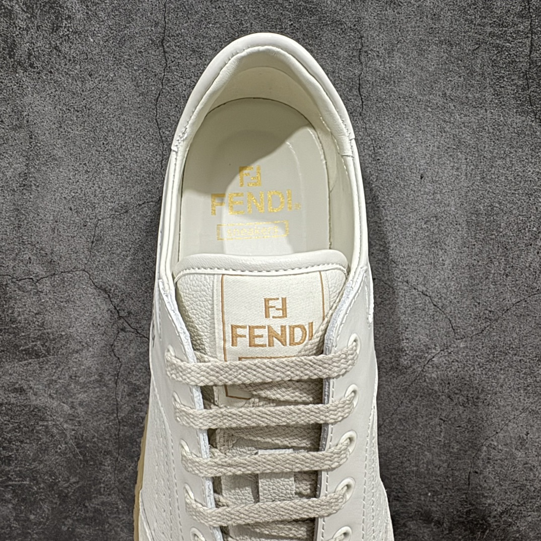 图片[8]-【广东纯原版本】Fendi FIight 芬迪情侣款休闲鞋 独家定制 #全身20几个细节点全部做到一致还原 吊打市面所有版本 独家原装套装配件官方同源 渠道原装订单 全套专柜包装物及配件#鞋底嵌入核心防伪芯片感应装置 FENDI芬迪FIight最新爆款情侣款运动鞋板鞋原版购入 高工艺无缝细空胶技术，贴楦误差0.05mm,鞋底采用固特异内外锁死工艺，最大限度弯折永不开胶，ms原鞋一致效果环保无味 鞋面采用麂皮和小牛皮革拼接组合logo5D打印 内里采用新西兰小牛皮上脚超级柔软 轻便 舒适搭配卫衣 Size：35 36 37 38 39 40 41 42 43 44 编码：KH390420-鞋库