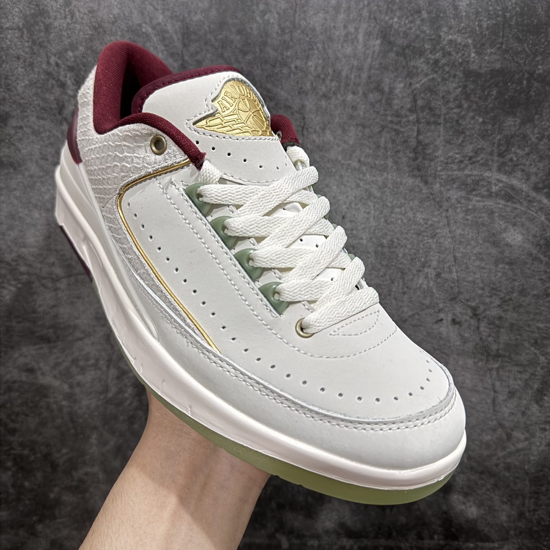 图片[3]-【Kw版】Air Jordan 2 Retro SP LW CNY 乔丹2代aj2代复古篮球鞋舒适运动鞋 醒目配色搭配经典细节，塑就 AJ2 复古造型。设计灵感源自 80 年代乔丹经典战靴。舒适加垫鞋口，赋予脚踝出众柔软感受。柔韧泡沫中底，塑就出色支撑效果，坚固橡胶外底，为关键部位提供出色抓地力 货号：FJ3468-100 尺码：36 36.5 37.5 38 38.5 39 40 40.5 41 42 42.5 43 44 44.5 45 46 编码：MK290310-莆田鞋批发中心