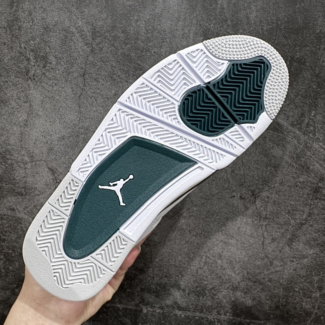 图片[9]-【Y3纯原】Air Jordan AJ4 Retro 氧化白绿 FQ8138-103市售天花板产物 耗时半年巨作 全套原纸板楦头开发 原厂特供皮料加持 确保原汁原味 完美呈现四代版型 一比一鞋头弧度高度鞋身弧度 数据细节工艺流程均保持原鞋一致 原厂TPU网格鞋带扣 正确内里网布 菱角分明不变形无多余毛边 柔软性质感一致于原鞋 市场唯一原厂鞋扣模具 背面可见隐藏注塑口 原厂织唛标 原厂飞人电绣工艺 尾指中部跳三针 独家绑鞋带手法 印刷中底布 四线拉帮 米色美纹纸贴合固定 进口港宝加持 后跟自然饱满 全鞋荧光划线卡点 追求极致完美 每一双都是工艺品 多重QC质检 超越公司货的品控标准 实实在在的免检产品  尺码：36 36.5 37.5 38 38.5 39 40 40.5 41 42 42.5 43 44 44.5 45 46 47.5 48.5 编码：T1490520-鞋库